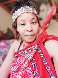 Good evening all. Can someone please share/explain what are the physical  signs one would experience when Kali ma is reaching out to you or calling  you?