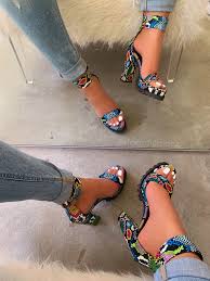 They help hold your heel in place and stop it from. How To Stop Shoes Rubbing The Back Of Your Heel Arxiusarquitectura