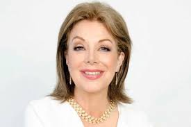 Virginia Vallejo Escobar No Podia Matar A La Mujer Mas Famosa De Colombia Chain Necklace Necklace Pendant Necklace