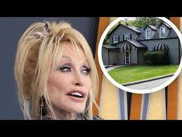 Dolly Parton’s Nashville Home Is NOT What We Were Expecting