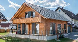Zu den schönsten gotischen häusern am heuberg gehört zweifellos das haus «zum waldshut», mit seinem prächtigen spitzbogentor, einem gotischen saal mit plattenboden und bemalter holzdecke von erlesener schönheit. Haus Heuberg Von Fullwood Wohnblockhaus