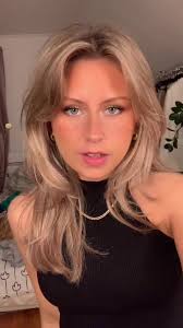 Ellen Hallberg (@ellenhallbeerg)