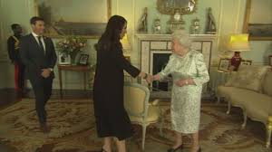 To meet queen elizabeth ii, who is still new zealand's head of state, she wore a kahu huruhuru, a feathered cloak bestowed by. Jacinda Arden Praised For Wearing Maori Coat