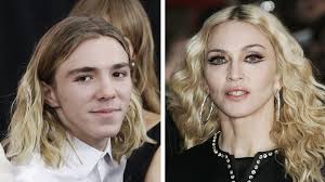 Weitere ideen zu madonna, religiöse kunst, madonna und kind. Madonna Und Guy Ritchie Rocco Bleibt Bei Seinem Vater Panorama Sz De