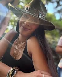 Dany Gomez 🦋🌻 (@danygomez_m) • Instagram photos and videos