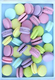 Macarons Im Bunten Pastell Tonen Trauf Dem Blog Macarons Susses Kuchen Ohne Backen