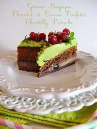 Gateau Magique Au Chocolat Cerises Confites Chantilly Pistache Gateau Magique Chocolat Chocolat Gateau Magique