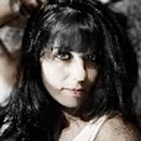 Sheena Hart's Instagram, Twitter & Facebook