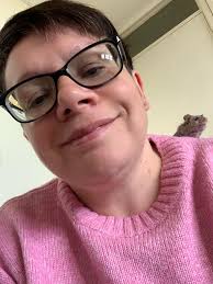 Hi everyone, I have just adopted a 9 month old grey male mouse who was an  unwanted pet (the other person's child got bored 😡) so they rehomed him  and he's come