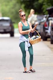 Instructor abby vakay (owner and founder of hamptons yoga healing arts) was popular indeed! Nina Agdal Leaving A Yoga Class In Amsgansett Hamptons Ny 06 26 2021 Celebmafia