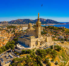 Vous y dã©gusterez une cuisine traditionnelle et raffinã©e qui ã©veillera vos papilles ! Notre Dame De La Garde Wikipedia