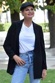 Taglio taglio capelli corti manuela villa tagli dai maestri italiani. Taglio Capelli Donna 50 Anni Corto Come Simona Ventura E Top