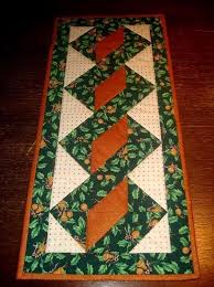 Another Interesting Use Of Hst With Three Fabrics Using Placement To Create Pattern Table Runner Pattern Quilted Table Runners Quilted Table Toppers