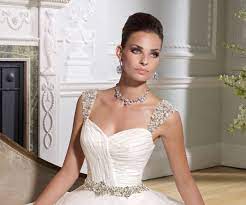 Detachable Straps Beads And Pearls Dotted Throughout On Tulle Would Be A Lovely Addit Wedding Dresses With Straps Bridal Dresses Vintage Petite Wedding Dress