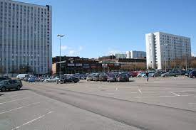 Fler artiklar hittar du i följande artikelserier: Vastra Frolunda Wikipedia