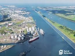 Der hafen rotterdam ist einer der größten seehäfen der welt und der größte tiefwasserhafen europas. Ibm Iot Digitalisiert Den Hafen In Rotterdam Zdnet De
