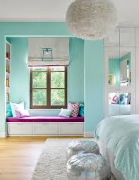 Turquoise Blue Girl S Bedroom Features A White Feather Chandelier Eos White Pendant Illuminating A White Girls Blue Bedroom Turquoise Room Bedroom Turquoise