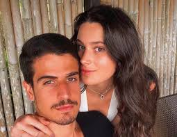 Brazilian instagram star who has earned over 650,000 followers on his enzorcelulari instagram account. Reservada Na Web Sophia Raia Faz Homenagem Ao Irmao Enzo Celulari Melhor Abraco Quem Quem News