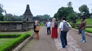 We did not find results for: Pariwisata Ekonomi Kreatif Su Twitter Kunjungan Ke Candi Penataran Blitar Dalam Rangkaian Kegiatan Famtrip Media Nasional Bersama Kementerian Pariwisata Dan Dinas Kebudayaan Dan Pariwisata Provinsi Jawa Timur Minggu 21 1 Famtrippesonajatim