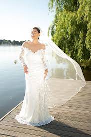 We would like to show you a description here but the site won't allow us. Vollkommen Braut Willkommen Bei Deiner Brautboutique Fur Curvy Hochzeitskleider