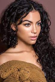 15 Amazing Styles That You Can Do With Your Long Curly Hair Middle Part Curly Hair Curly Hair Styles Curly Hair Styles Naturally