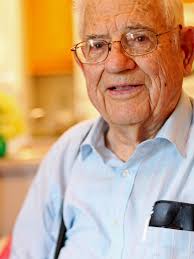 Draft WWII vet's diary an account of gallantry, death