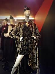Kuche Co Hamburg Harburg Bild Kuchenkrauter Edelstahlleiste Fur Kuchenhelfer 80s Fashion Catwalk Fashion