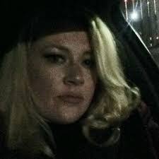 Amanda Cain's Instagram, Twitter & Facebook