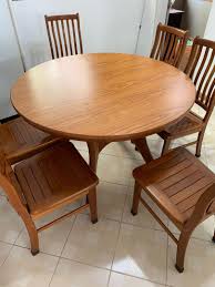 Explore a variety of styles and the luxurious extendable dining table sets from our collection can truly help transform your dining room into a contemporary, sophisticated and. 4 Ft Solid Wood Extendable Dining Table With 6 Chairs Furniture Tables Chairs On Carousell