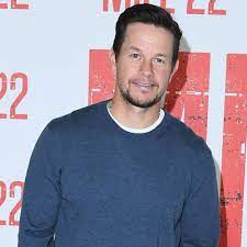 Mark wahlberg dishes on the new dinobots in 'transformers: You Need To See What Mark Wahlberg Looks Like With A Shaved Head E Online Deutschland