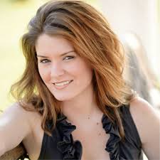 Amazon.com: Heather Vreeland: books, biography, latest update