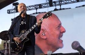 Peter Frampton shows the way during farewell tour stop in Cedar Rapids