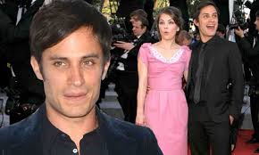 Pachanga y su banda en pesero. Natalie Portman S Ex Boyfriend Gael Garcia Bernal Separates With Wife Dolores Fonzi Daily Mail Online