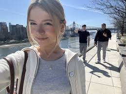 Michelle Stowell's Instagram, Twitter & Facebook