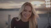 1985 yılında doğmuş olan sanatçı, çocuk yaşta şarkı söylemeyi ve at. Hadise Kimdir Kac Yasinda Ve Nereli Iste Hadise Nin Kariyeri Ve Ozel Hayati Youtube