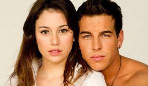 Blanca martínez suárez (madrid, 21 de octubre de 1988) es una actriz española que ha interpretado a la televisión española como en la serie las chicas del cable, dando vida a lidia aguilar y a julia medina en el internado. Mario Casas Y Blanca Suarez Mario Casas Ulises Y Ainhoa El Barco Serie