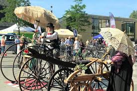 18 Mai Drahteselmarkt Vor Dem Rathaus