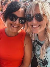 Stephanie Shute's Instagram, Twitter & Facebook