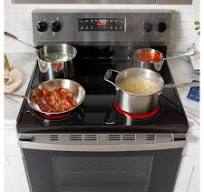 GE 30-inch Freestanding Electric Range with SmartHQ™ GRF400PVSS