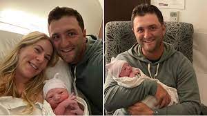 Jon rahm was withdrawn from the memorial after his third round saturday because of a positive coronavirus test. Vor Dem Us Masters Vaterfreuden Bei Jon Rahm