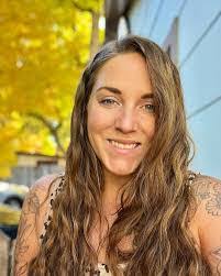 Heather Delude's Instagram, Twitter & Facebook