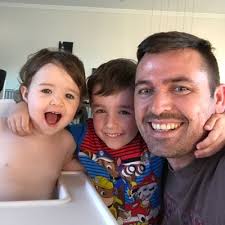 Carl Phoenix (@kamosabe82)