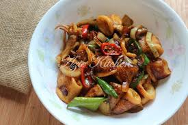 Sotong merupakan sebuah makanan laut yang cukup digemari ramai. Sotong Masak Kicap Mudah Azie Kitchen