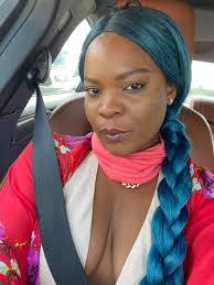 Renee Toombs's Instagram, Twitter & Facebook