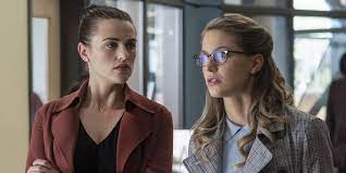 Supergirl: Kara and Lena's Relationship Is 'Stronger Than Ever,' Says  Melissa Benoist