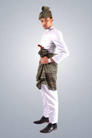 Apr 21, 2020 · pakaian tradisional lelaki etnik iban terbahagi baju tradisional wanita etnik iban digayakan kepada baju di bahagian dalam yang dikenali dengan hiasan kepala, iaitu sugu tinggi. Wow 7 Pilihan Baju Nikah Lelaki Yang Popular Tahun 2019