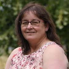 Karen Loftus's Instagram, Twitter & Facebook