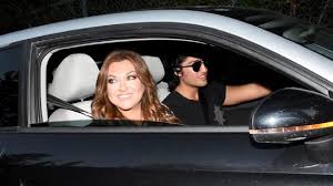 «με τον γιο μου μιλάμε αντρικά και βαθμολογούμε τις γυναίκες»! O 19xronos Gio Synodeyse Th Mama Kaith Ston Gamo Remoy Mposniak