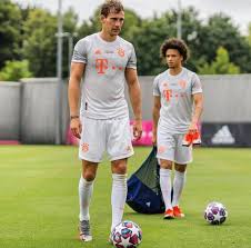 Leon goretzka is a german professional footballer who plays as a midfielder for bundesliga club schalke 04 and the germany national team. Leon Goretzka On Twitter First Week Fcbayern Leroysane19