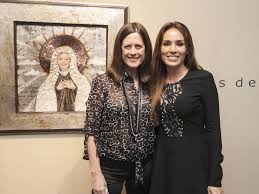 Florencia aise es una artista plástica que crea impactantes retratos hiperrealistas. La Belleza Sagrada En Las Obras De Florencia Aise Diario El Sol Mendoza Argentina